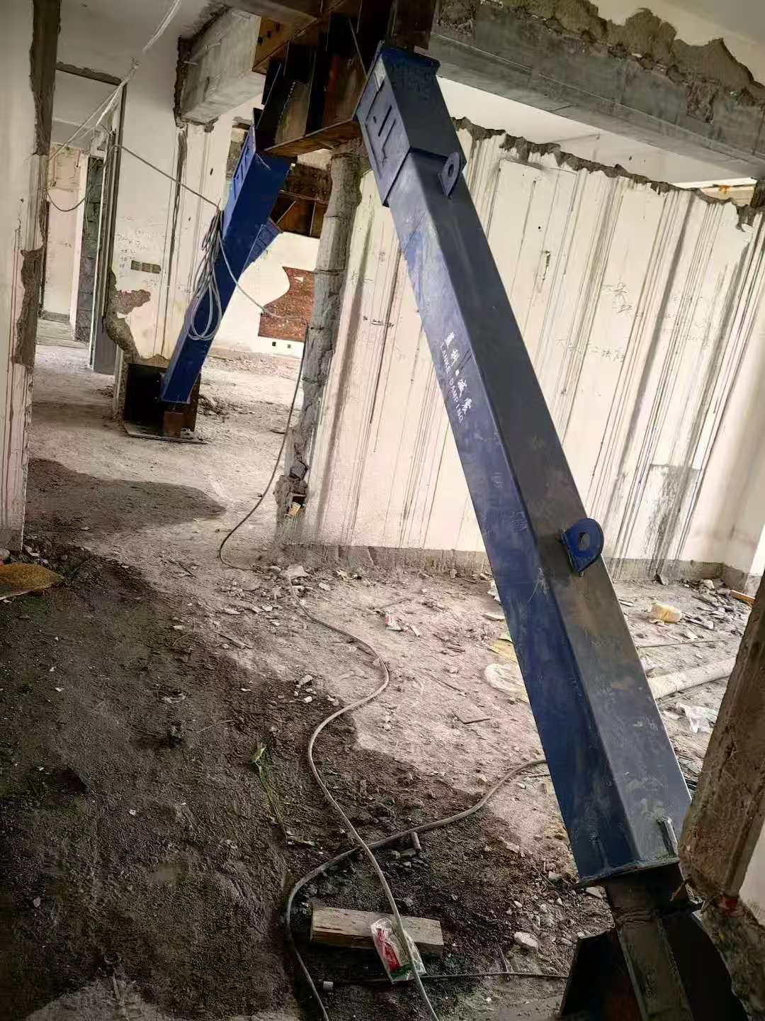 南京柱子粘钢加固施工工艺